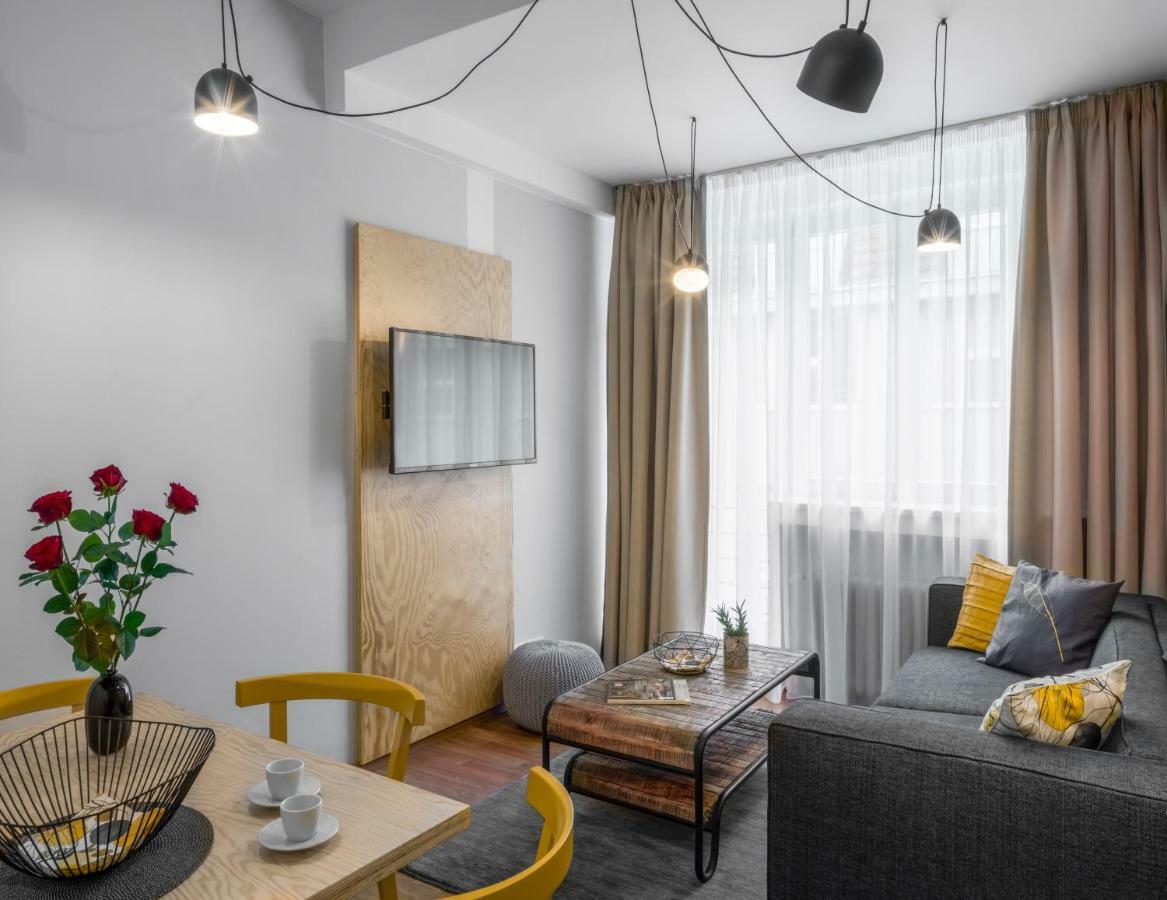 Apartment Leaf *