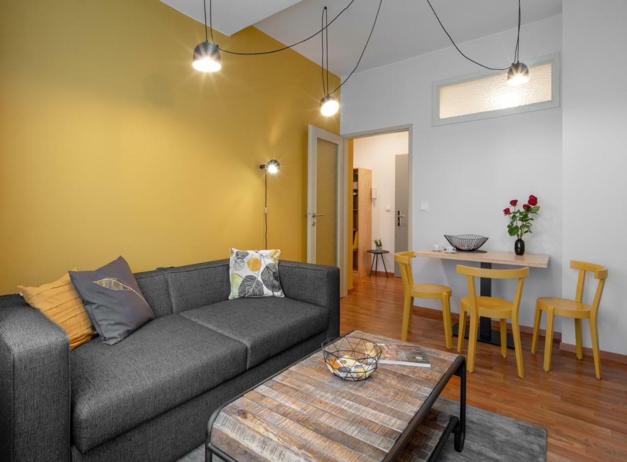 Apartment Leaf
